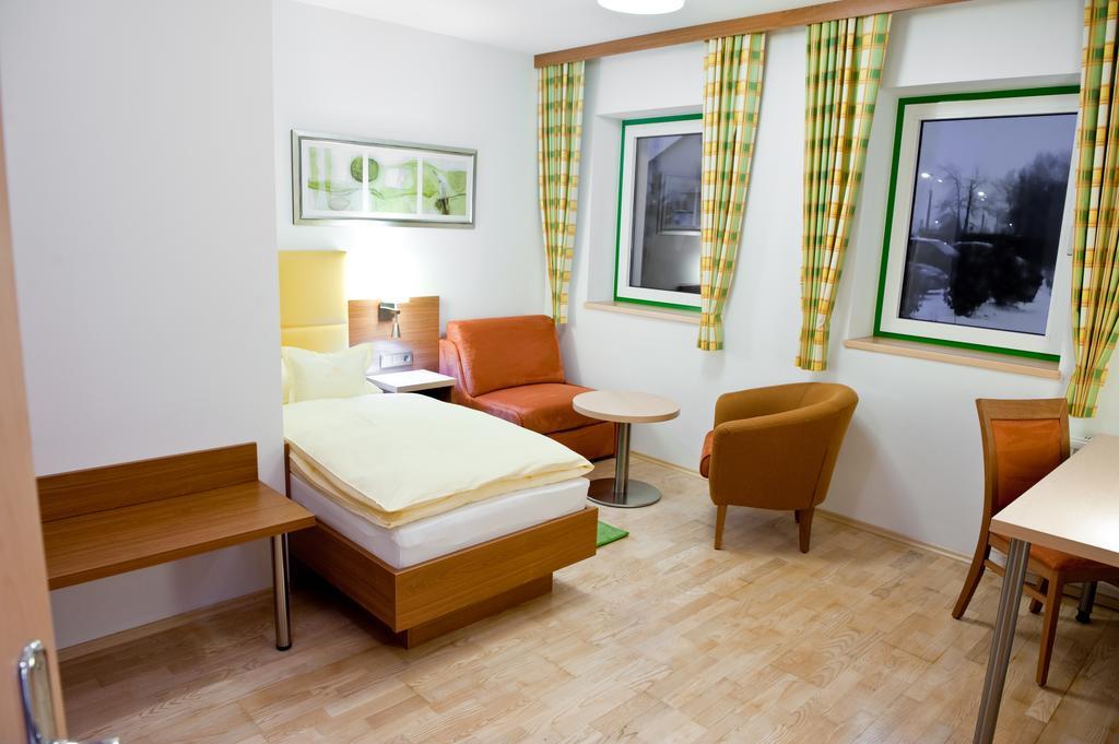 Hotel Sonnenhof Timelkam Экстерьер фото