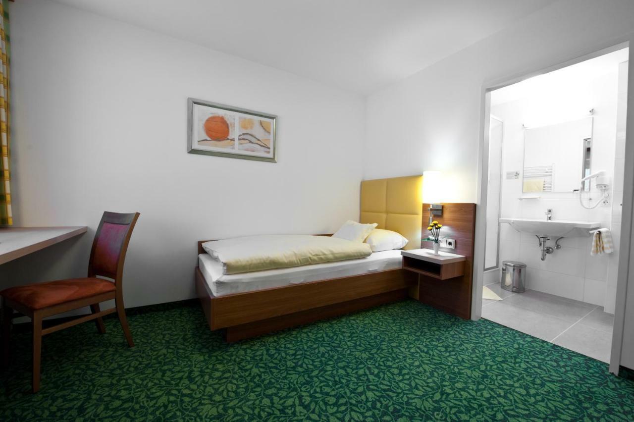 Hotel Sonnenhof Timelkam Экстерьер фото